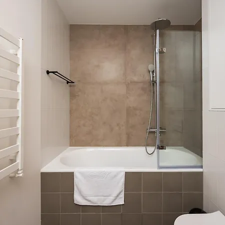 Metro Raclawicka Loft By Bookinghost