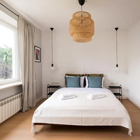 Metro Raclawicka Loft By Bookinghost *